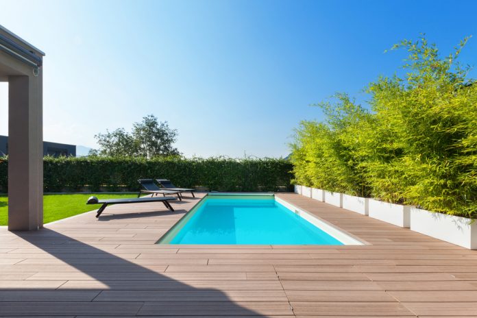 swimmingpool