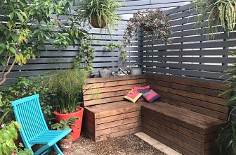 Gartenmöbel bedürfen besonderer Pflege. Foto Mistyrosa13 via Twenty20