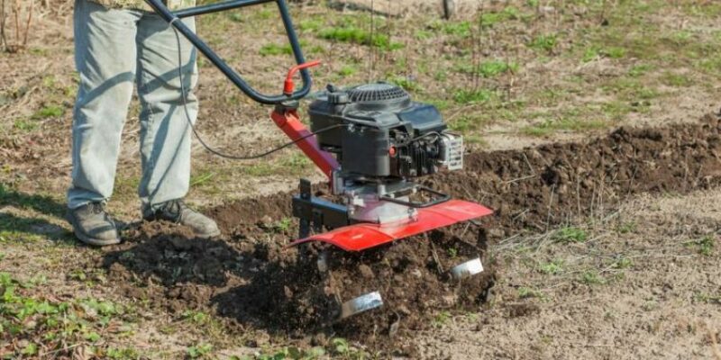 Gartenfräsen / Motorhacken zur Auflockerung des Gartenbodens